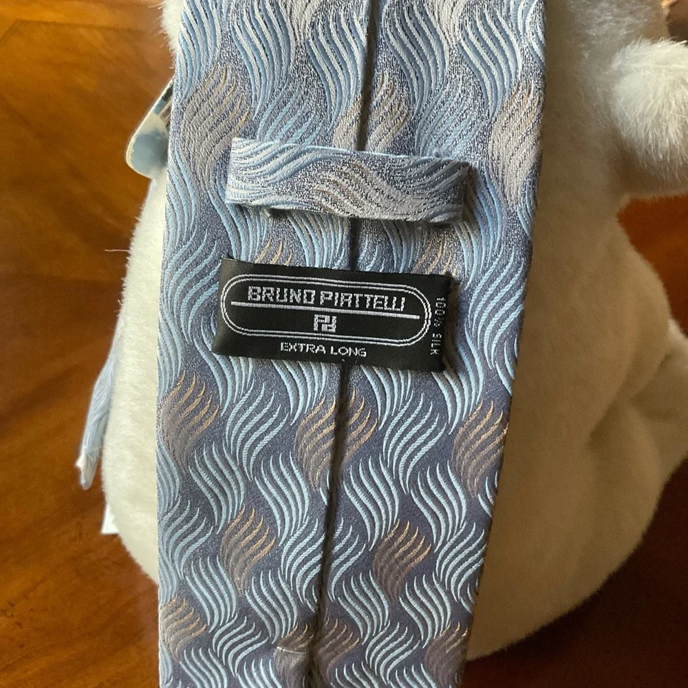 Bruno Piatelli Men Silk Powder Blue Gray Hip Dapper Wavy Pattern  X-Long Tie